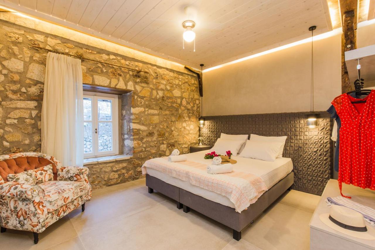 Stone Suites At Lefkada's Old Port